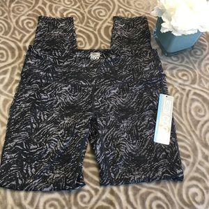 **NEW** 32 Degrees cool workout leggings